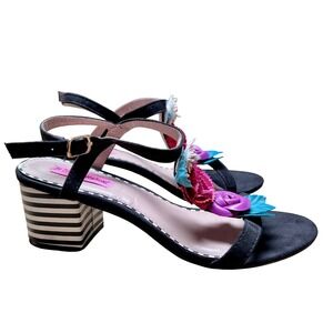 Betsey Johnson Andey Womens Black Floral Embellished Block Heel Sandals Size 7.5
